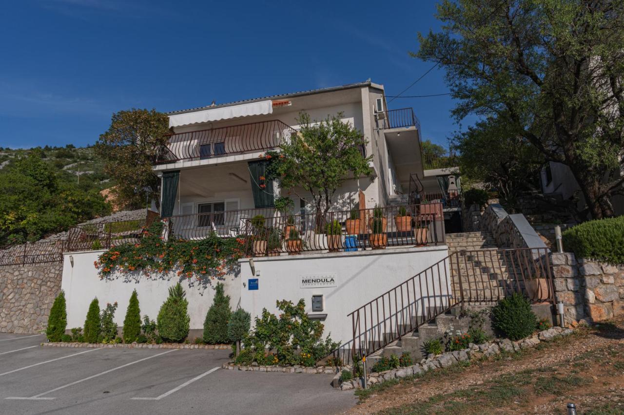 Appartement Apartmens Mendula à Senj  Extérieur photo