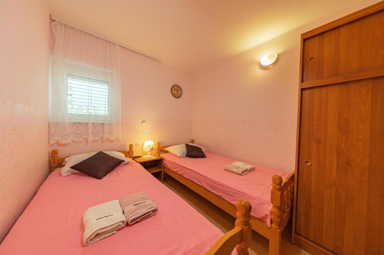 Appartement Apartmens Mendula à Senj  Extérieur photo