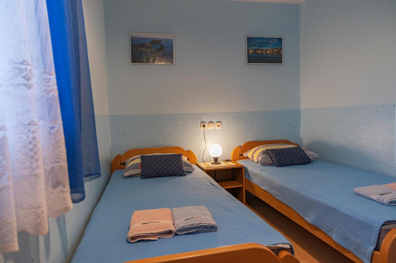 Appartement Apartmens Mendula à Senj  Extérieur photo