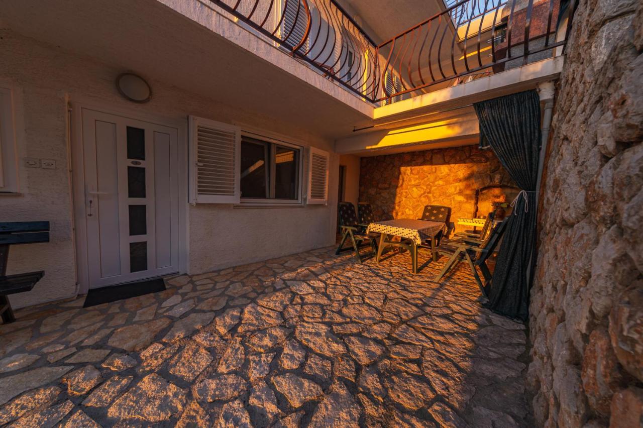 Appartement Apartmens Mendula à Senj  Extérieur photo