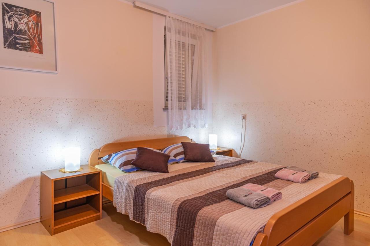 Appartement Apartmens Mendula à Senj  Extérieur photo
